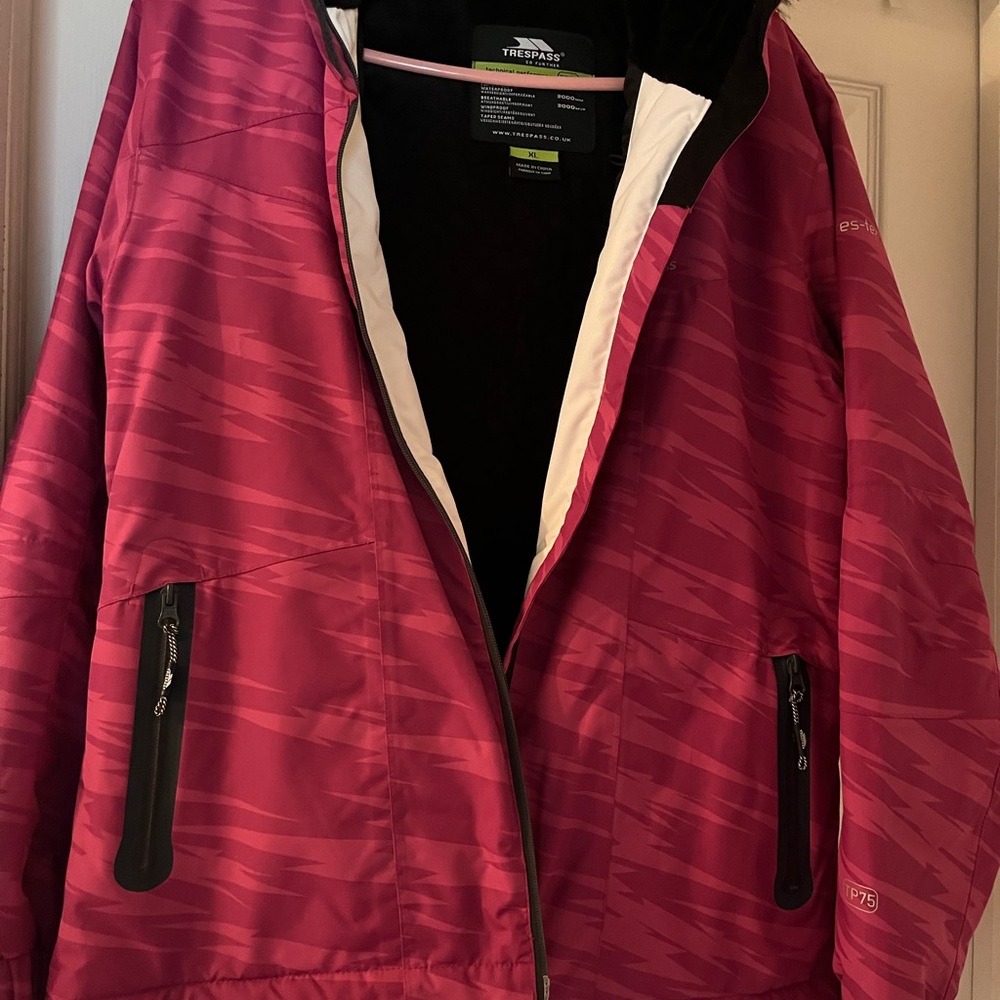 Trespass, Technical Performance, Waterproof, Brea… - image 4